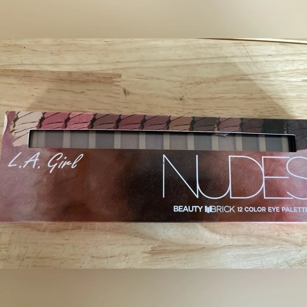 NWT L.A. Girl nude 12 eyeshadow colors palette. Brand new in box